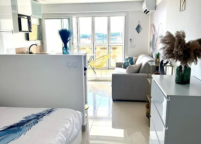 Loggia Vue Port Confort Et Design Proche Agde